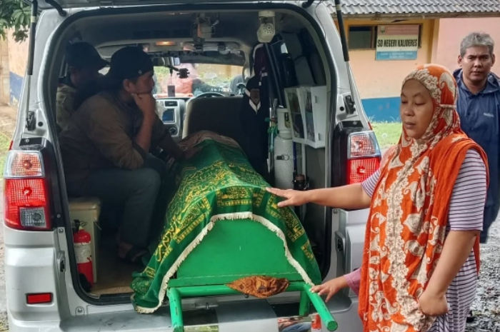 Prosesi pengantaran dan pemakaman Septian, satpam yang meninggal dunia usai diduga dibunuh anak majikannya.