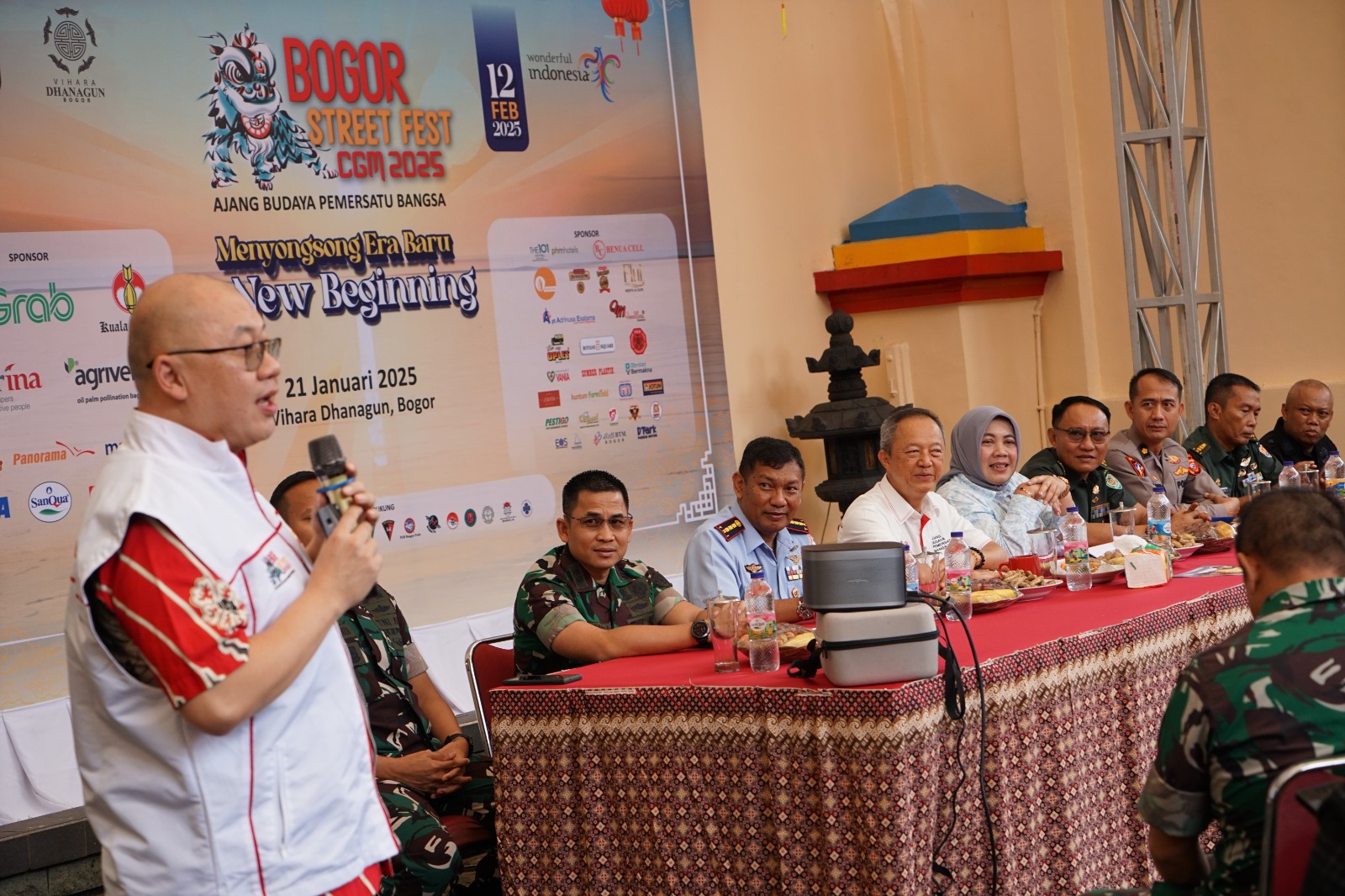 Penanggungjawab acara BSF CGM 2025, Harlan Bengardi saat press conference BSF CGM  2025, di Vihara Dhanagun. Rencananya akan ada Bazaar Rakyat.