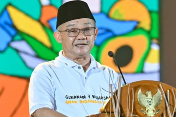 Menteri Pendidikan Dasar dan Menengah (Mendikdasmen) Abdul Mu&rsquo;ti umumkan libur sekolah saat Lebaran diperpanjang.