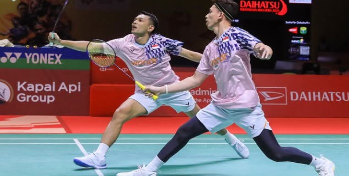 Pasangan ganda putra Fajar Alfian dan Muhammad Rian Ardianto berhasil lolos ke babak semifinal Indonesia Masters 2025