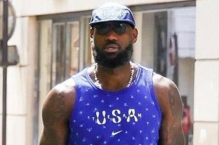 LeBron James masuk Starter NBA All-Star yang ke-21 kali.