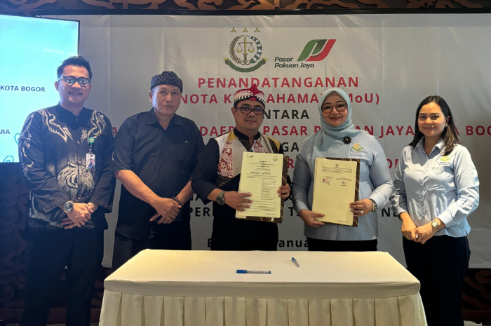 Perumda Pasar Pakuan Jaya (PPJ) Kota Bogor usai penandatanganan MoU dengan Kejari Kota Bogor, di RM Bumi Aki Bogor Kamis (23/1/2025).
