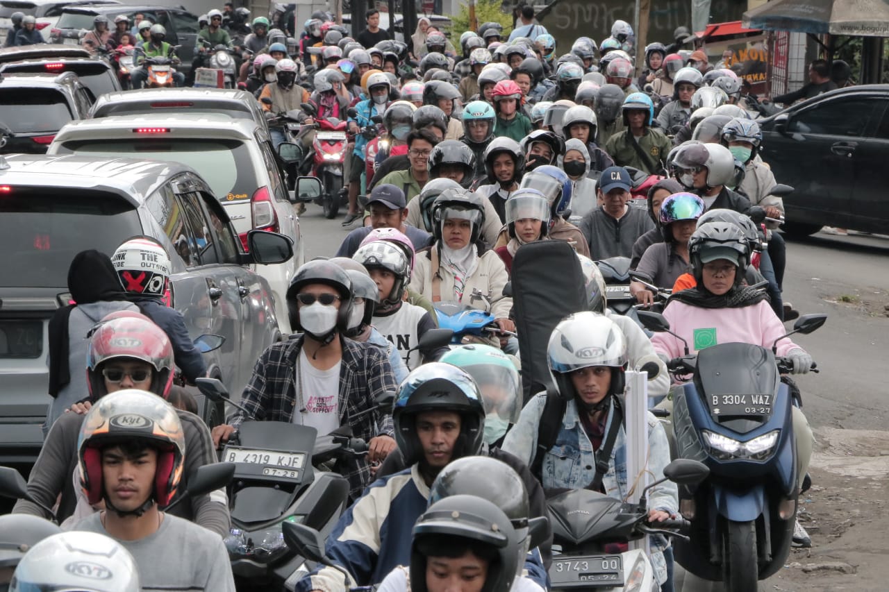 Kepadatan kendaraan saat libur Isra Mi