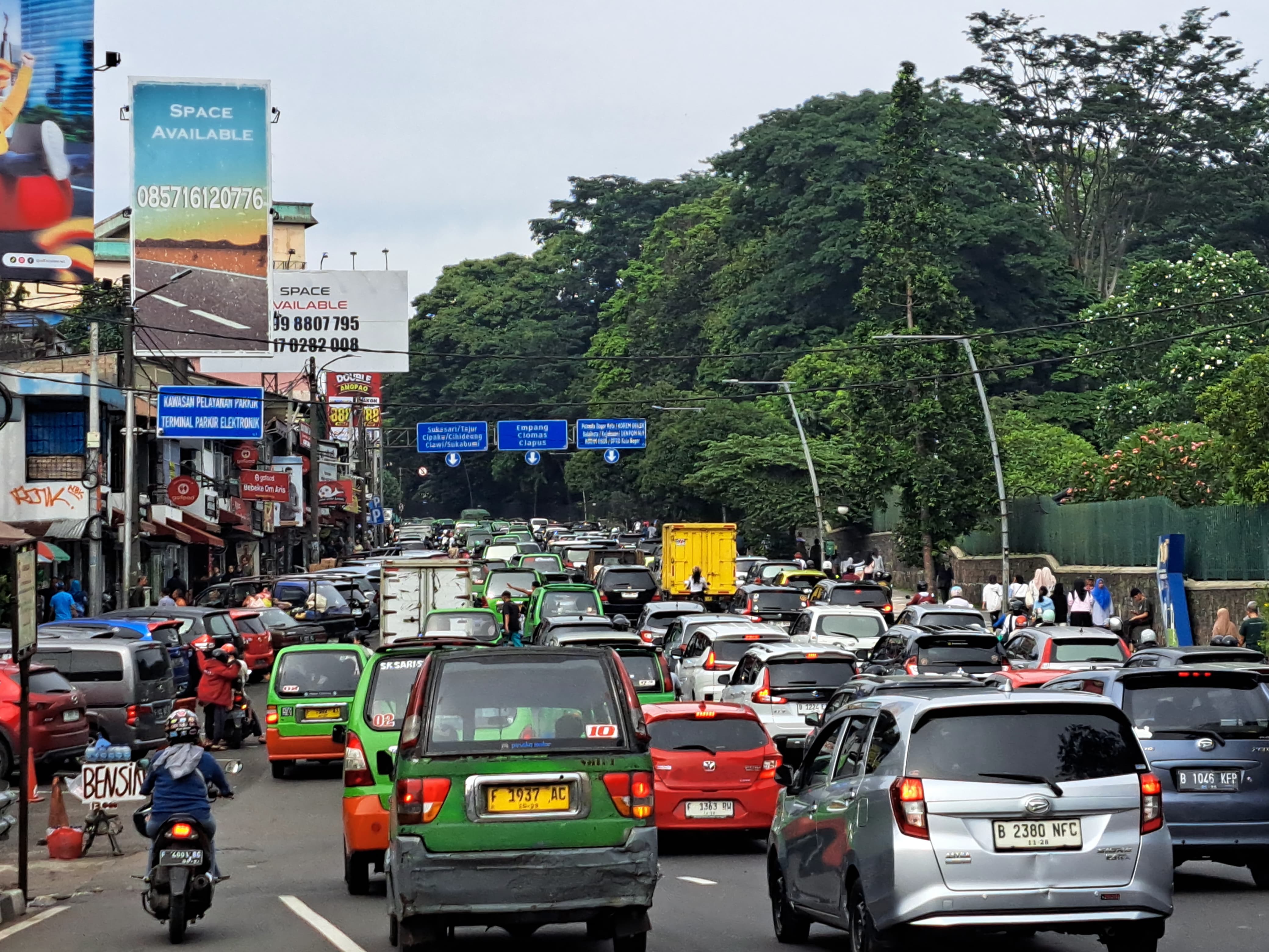 Kemacetan di Jalan Otista pada momen Libur Isra Mi