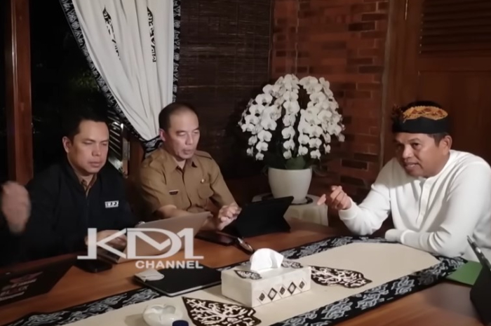 Gubernur Jabar terpilih, Dedi Mulyadi saat memberikan arahan.