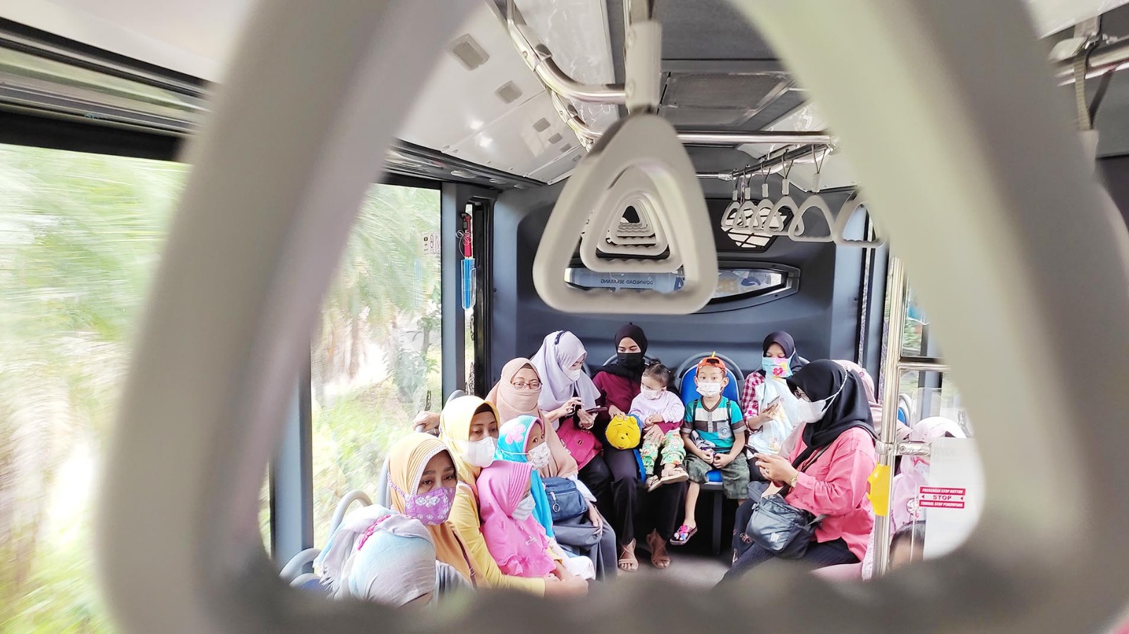 Ilustrasi Bus Trans Pakuan feeder LRT Harjamukti dihentikan operasionalnya.