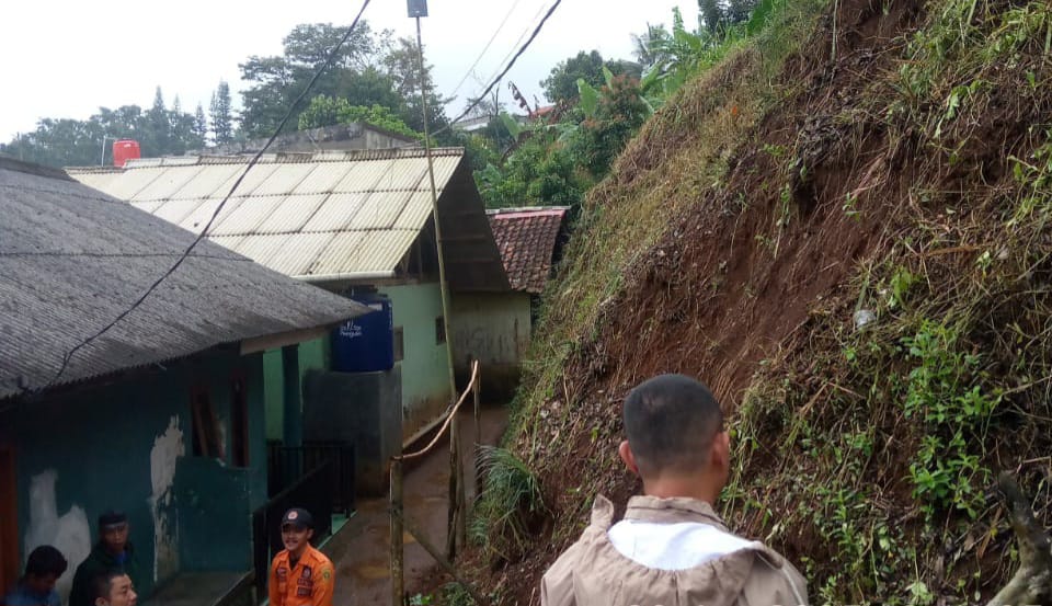 Longsor di Kawasan Puncak Bogor.