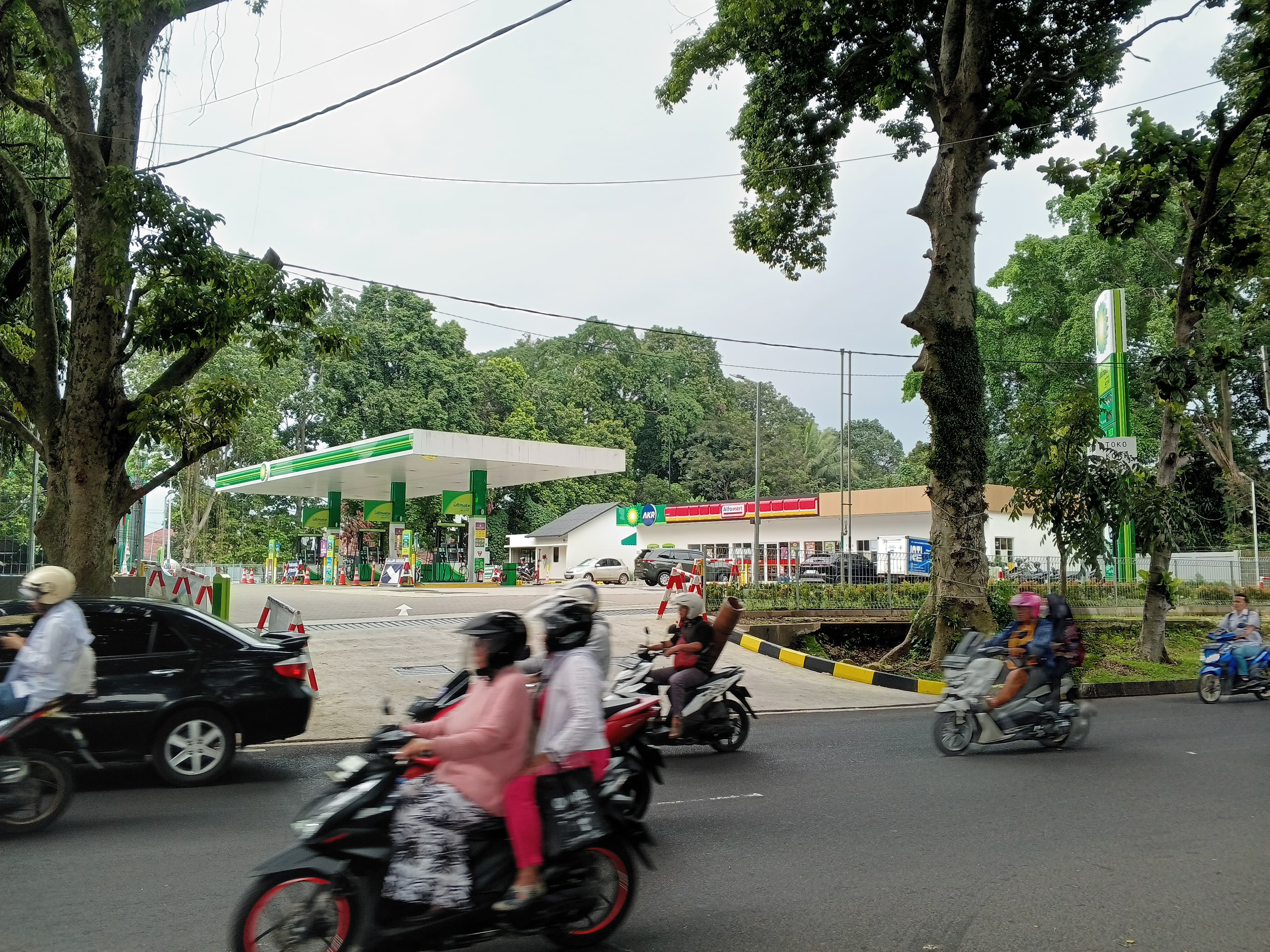 Kondisi beberapa SPBU swasta di Kota Bogor yang mengalami kelangkaan BBM.