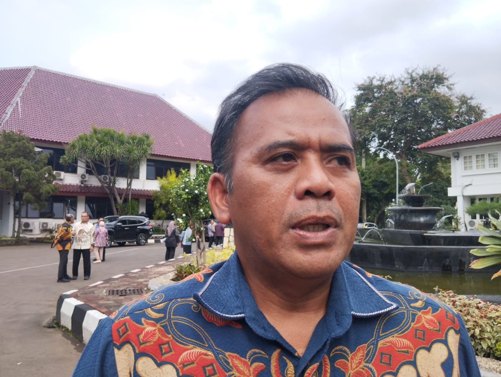 Plt Kadinkes Kabupaten Bogor, Agus Fauzi saat dimintai keterangan soal program pemeriksaan kesehatan gratis.