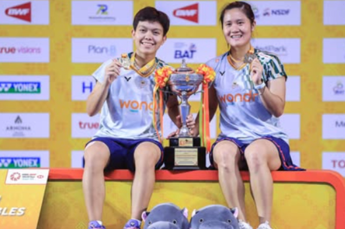 Wakil ganda putri Indonesia Lanny Tria Mayasari/Siti Fadia Silva Ramadhanti meraih gelar juara usai mengalahkan wakil tuan rumah pasangan Laksika Kanlaha/Phataimas Muenwong, Minggu (2/2/2025).
