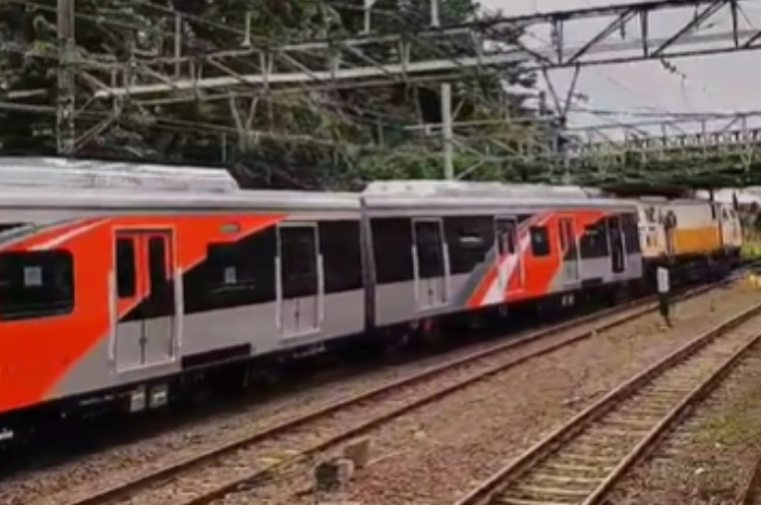 Penampakkan KRL baru yang didatangkan dari China.