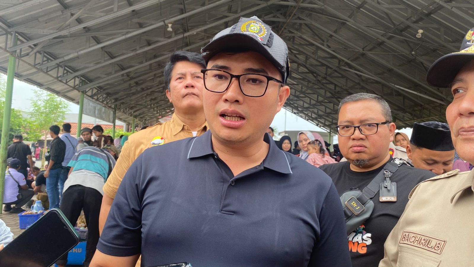 Ketua DPRD Kabupaten Bogor Sastra Winara saat menghadiri Festival Durian di Kecamatan Leuwiliang.