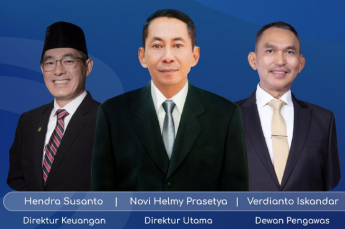 Mayjen TNI Novi Helmy Prasetya (tengah) menjabat sebagai Direktur Utama (Dirut) Bulog.