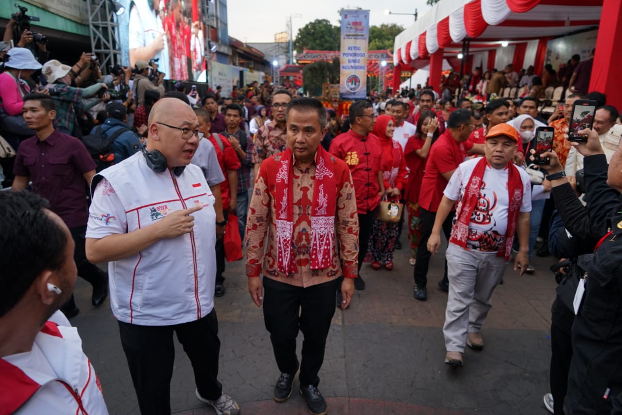 Pj Gubernur Jawa Barat Bey Machmudin saat menghadiri Bogor Street Festival CGM 2025.