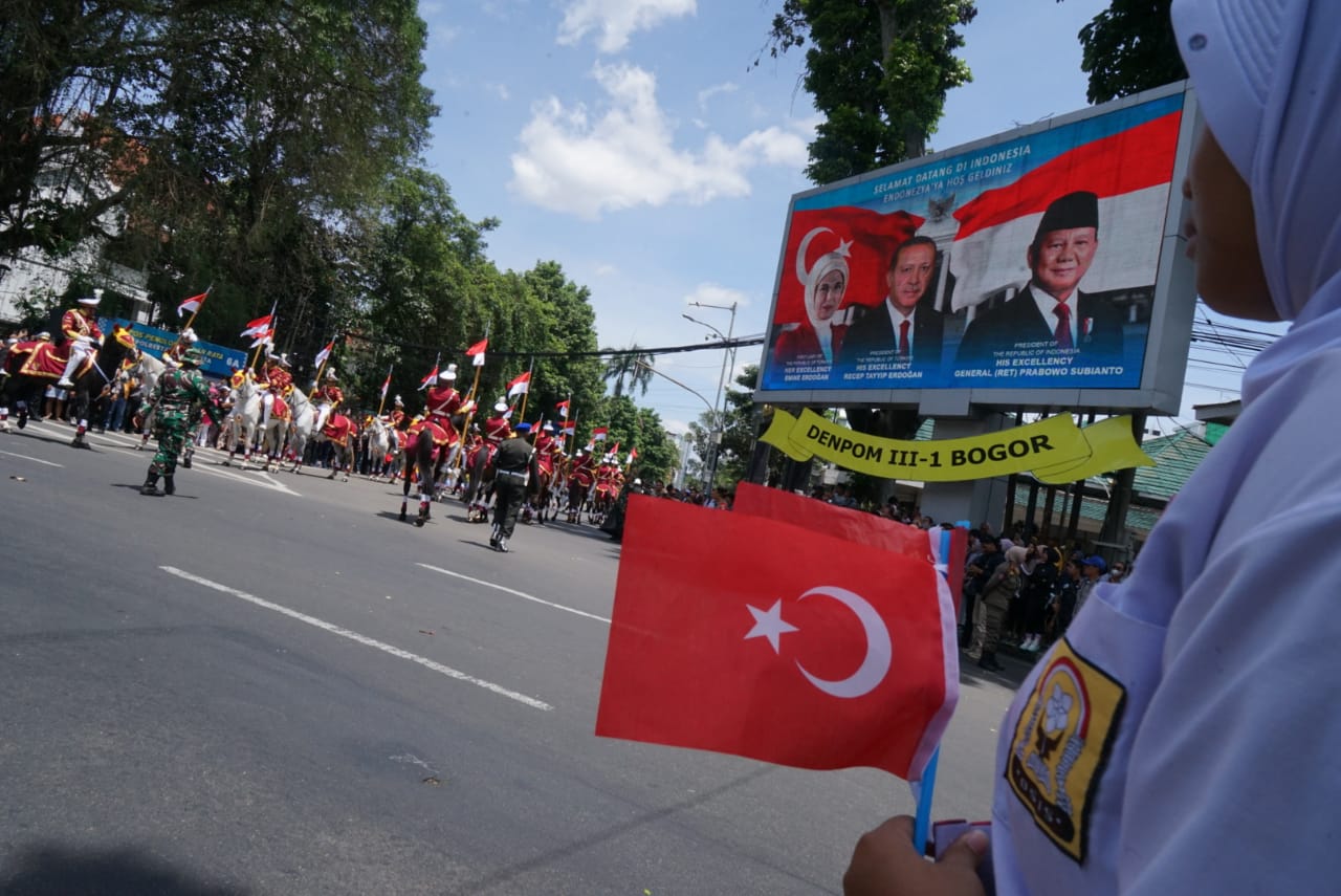 Suasana kedatangan Presiden Turki, Recep Tayep Erdogan bersama Presiden Prabowo ke Istana Bogor.
