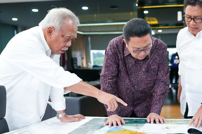 Kepala Otorita IKN Basuki Hadimuljono saat memberikan penjelasan peta pembangunan.