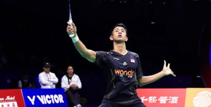 Alwi Farhan berhasil menyumbang angka untuk Indonesia di babak semifinal Badminton Asia Mixed Team Championships 2025