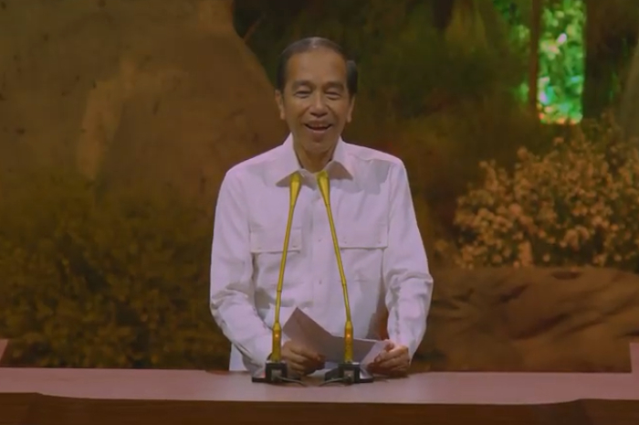 Presiden ke-7 RI Joko Widodo (Jokowi) menyampaikan pidato pada HUT ke-17 Partai Gerindra di Sentul International Convention Center (SICC) Kabupaten Bogor, pada Sabtu (15/2/2025).