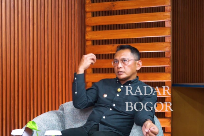 Pj Wali Kota Bogor, Hery Antasari ketika podcast di Radar Bogor.