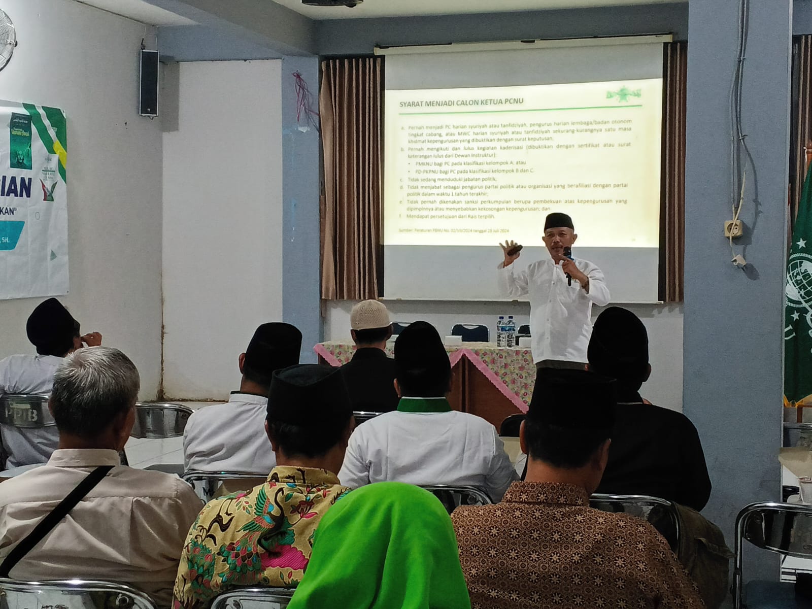 Wakil Ketua PCNU Kota Bogor, Romy Prasetya sebagai narasumber Ngaji Literasi Keorganisasian.