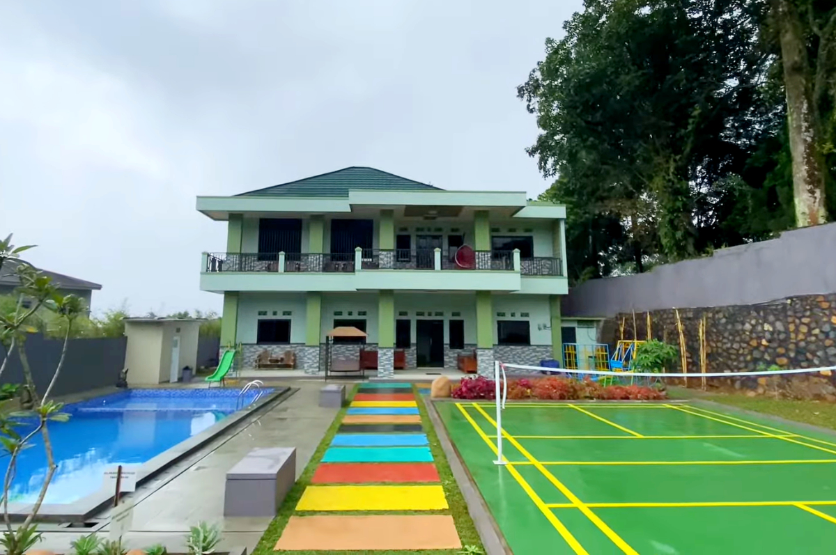 Villa Grendis, rekomendasi villa baru di Puncak dengan fasilitas super lengkap.