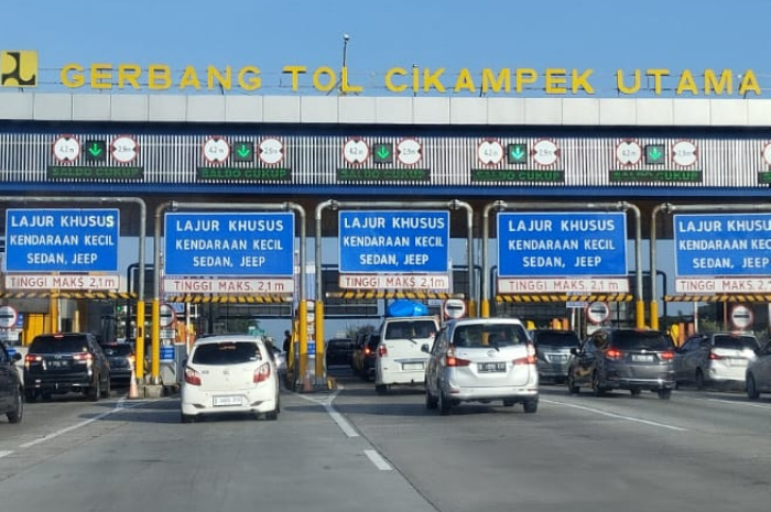 Tol Cikampek salah satu tol yang kerap dilintasi para pemudik. Musim mudik tahun 2025, pemerintah memberi diskon tarif tol sebesar 20 persen.