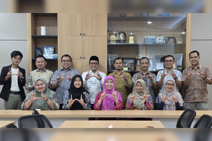 Wakil Rektor I UMBARA, Dr. H. Syaiful Rohim, bersama Dekan FKS Rudi Haryono dan beberapa dosen saat audiensi dengan SSMI IPB University.