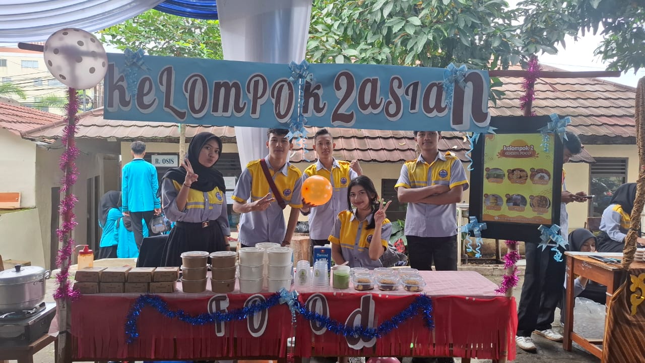 SMK Kamandaka Bogor Uji Keahlian Pemasaran Produk Siswa Lewat Bazar Kuliner