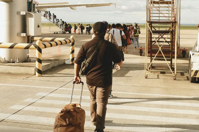 Viral tagar #KaburAjaDulu menggema di media sosial.