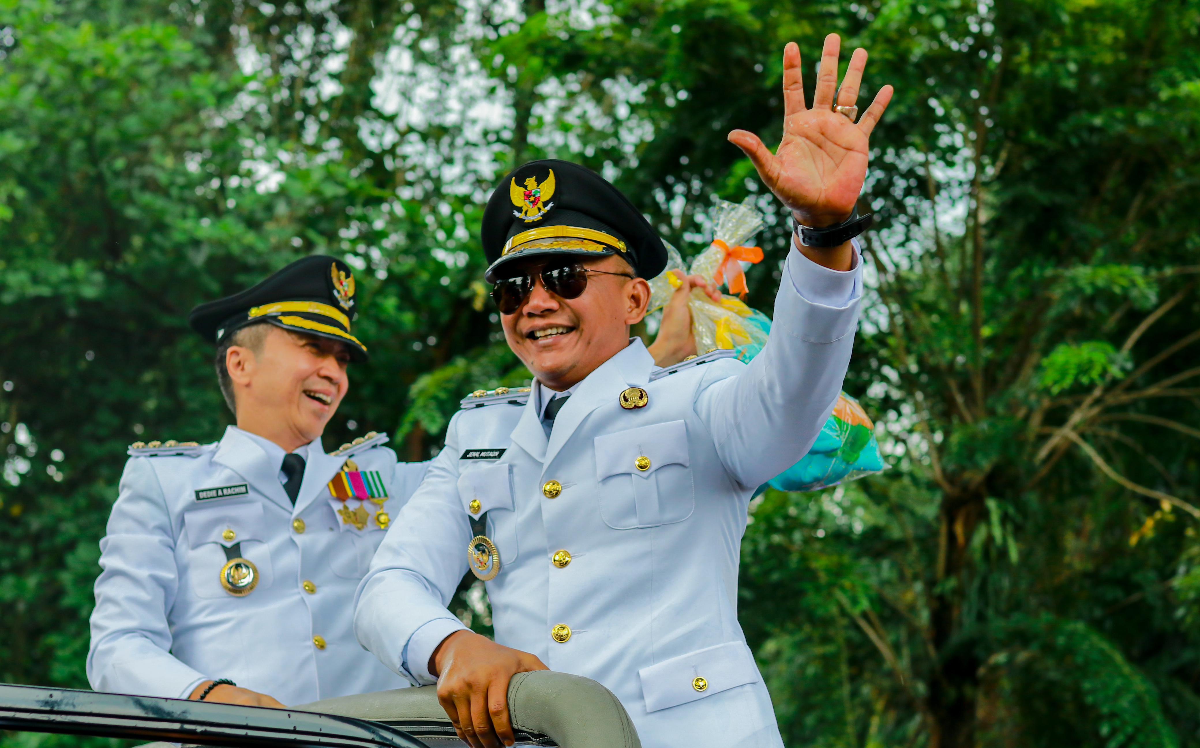 Dedie Rachim dan Jenal Mutaqin saat disambut di Kota Bogor usai pelantikan Kamis (20/2/2025).