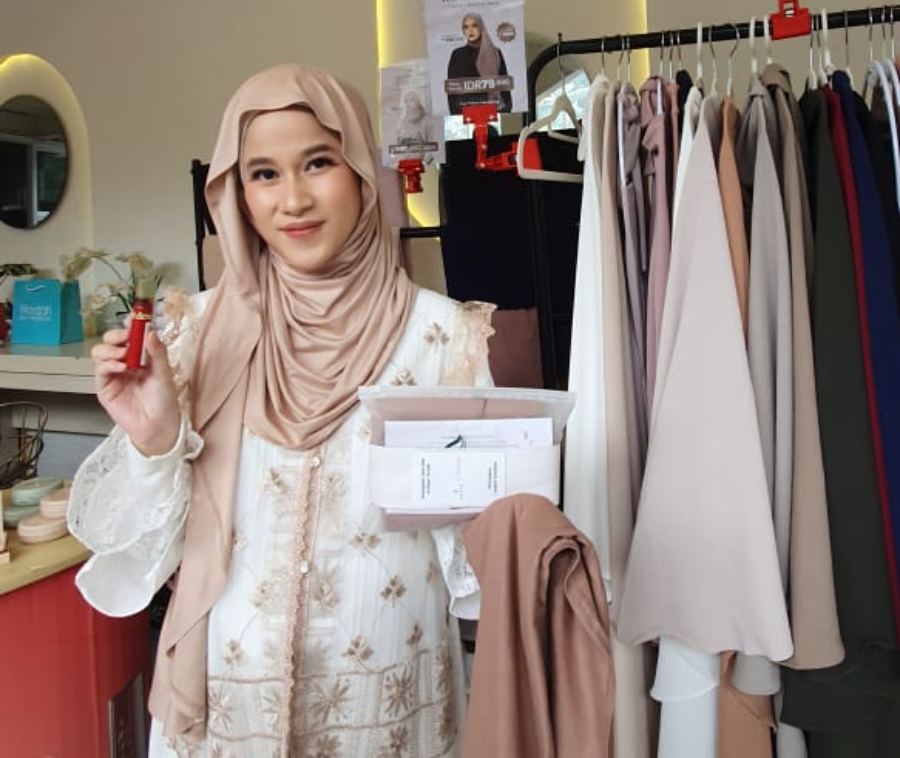 Kolaborasi Azane dan Wardah, Tawarkan Paket Bundling