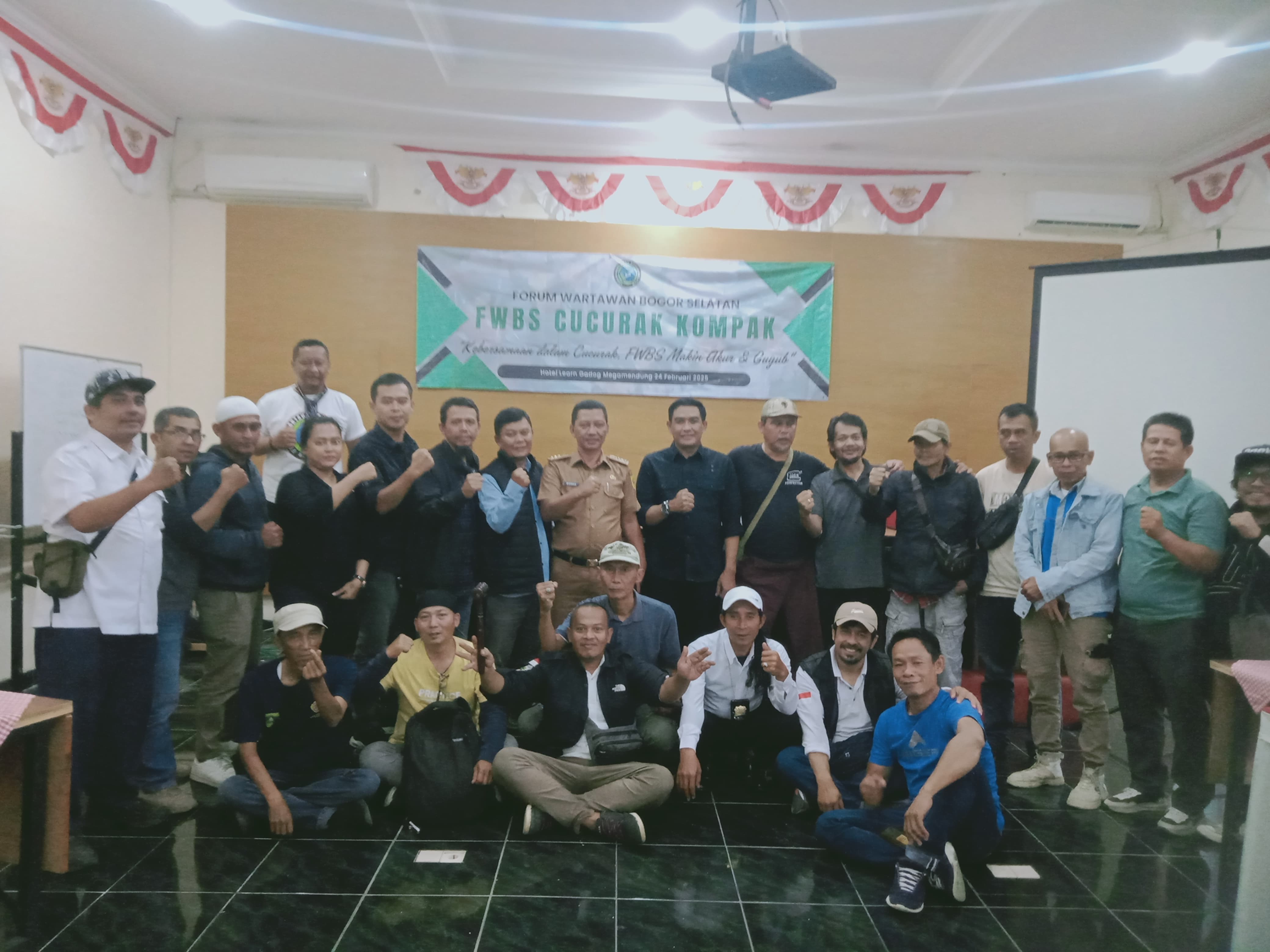 Pengurus Forum Wartawan Bogor Selatan (FWBS) periode tahun 2025-2027 diresmikan dalam kegiatan FWBS Cucurak Kompak di Megamendung.