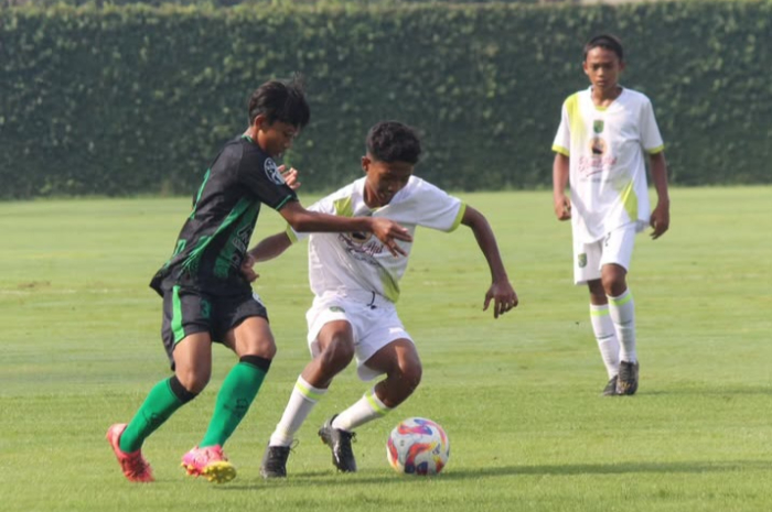 Pertandingan PSS U-13 melawan Persebaya U-13 berakhir dengan skor 0-1 di Lapangan UII, Sleman Yogyakarta.