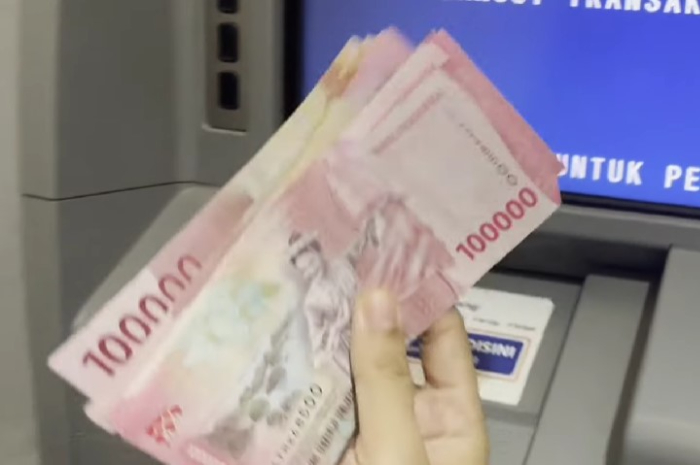 Di media sosial viral seruan tarik dana massal dari bank BUMN.