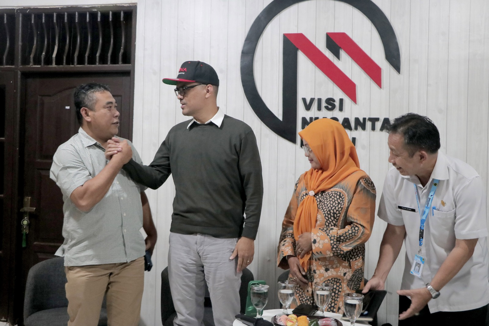 Diskusi LS Vinus dengan para pengamat pendidikan di Bogor.