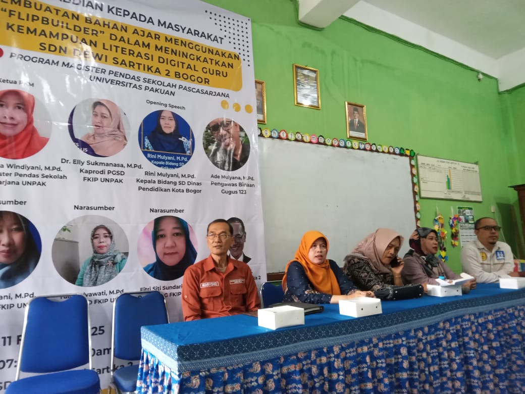 Tim PKM Prodi Pendas Sekolah Pascasarjana Unpak Bogor, saat mengadakan pelatihan bagi para pendidik di SDN Dewi Sartika 2, Selasa (11/2/2025).