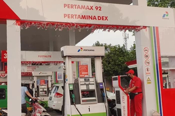 Ilustrasi isi bensin Pertamax di Pertamina.