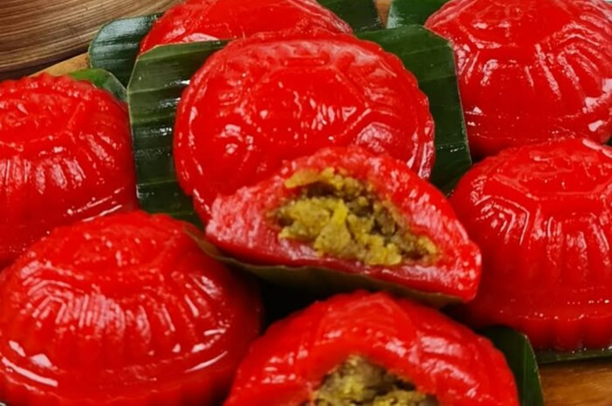 Kue Angku, coklat Dubai Versi jajanan pasar rasa tradisional.