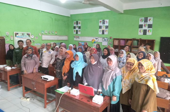Kegiatan pengabdian kepada masyarakatm (PKM) yang dilakukan Prodi Pendas Sekolah Pascasarjana Unpak.