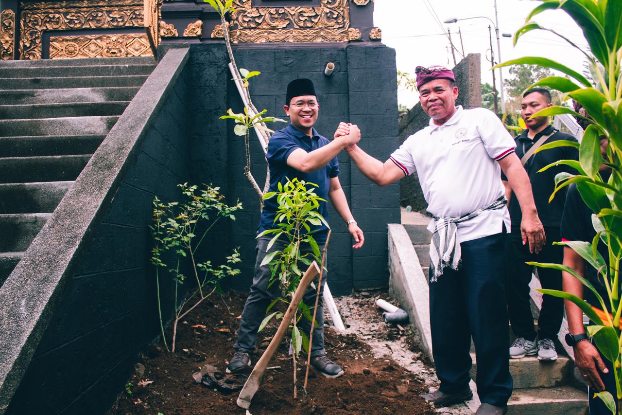 PKUB Sekretarian Jenderal Kementerian Agama RI menggelar aksi nyata ekoteologi dengan menanam pohon bersama.