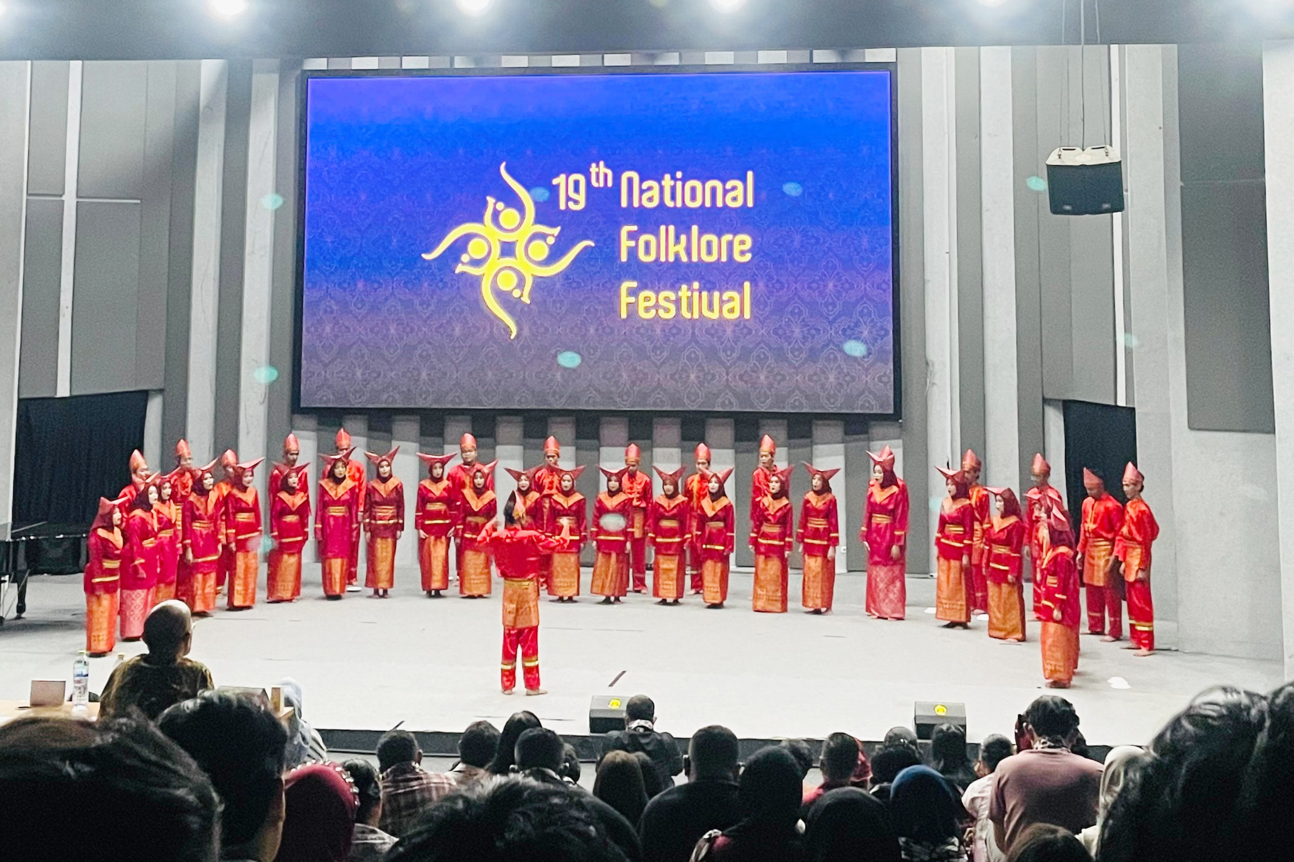 Gisanada Universitas Djuanda Raih Gold Medal di The 19th National Folklore Festival