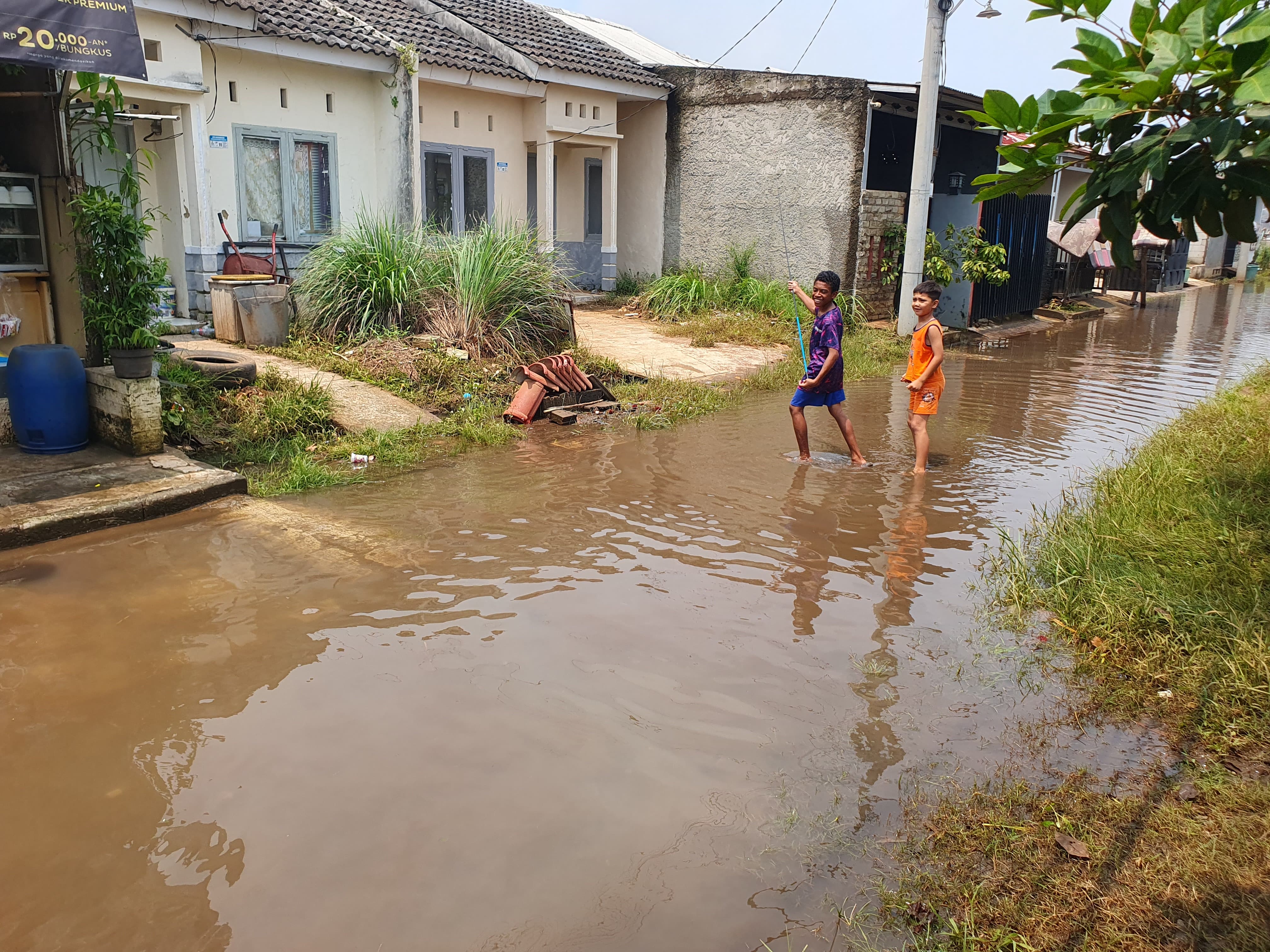 Banjir di Perumahan Grand Mutiara Cileungsi Bogor.