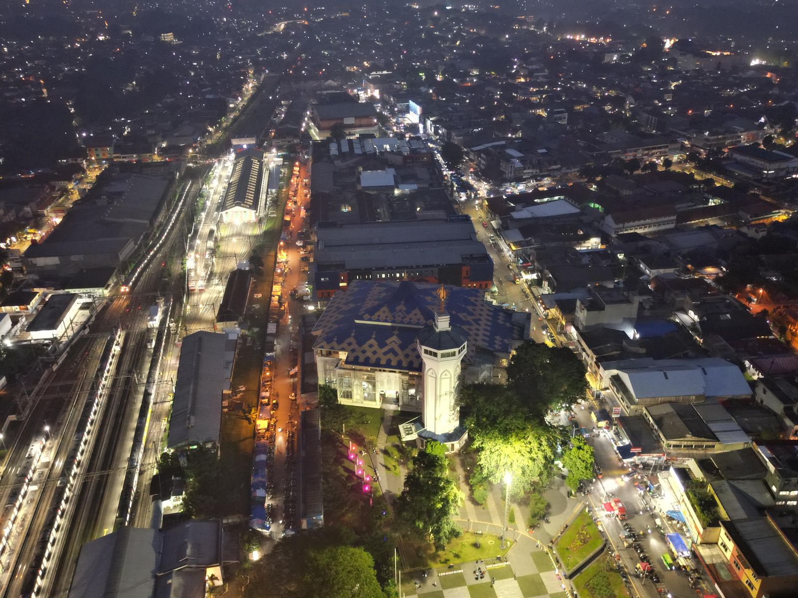 Tampak dari atas Masjid Agung Kota Bogor