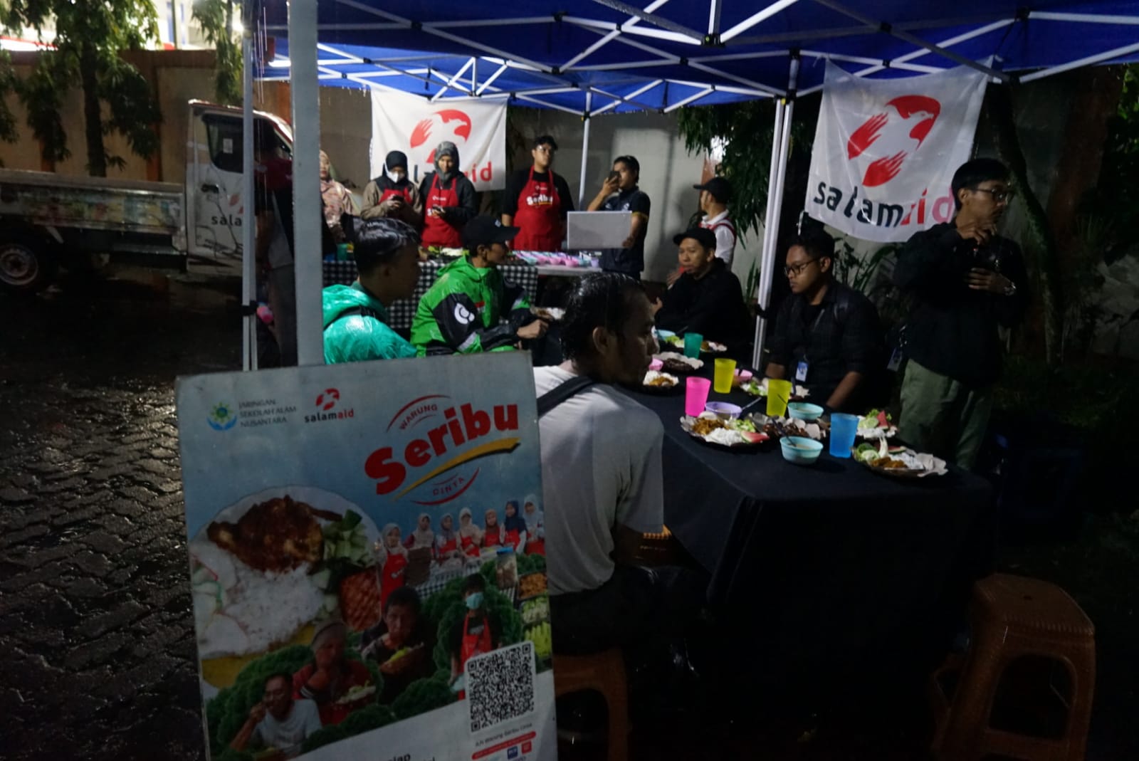 Warung Seribu cinta untuk makan berbuka puasa gratis untuk warga Kota Bogor dari SalamAid.