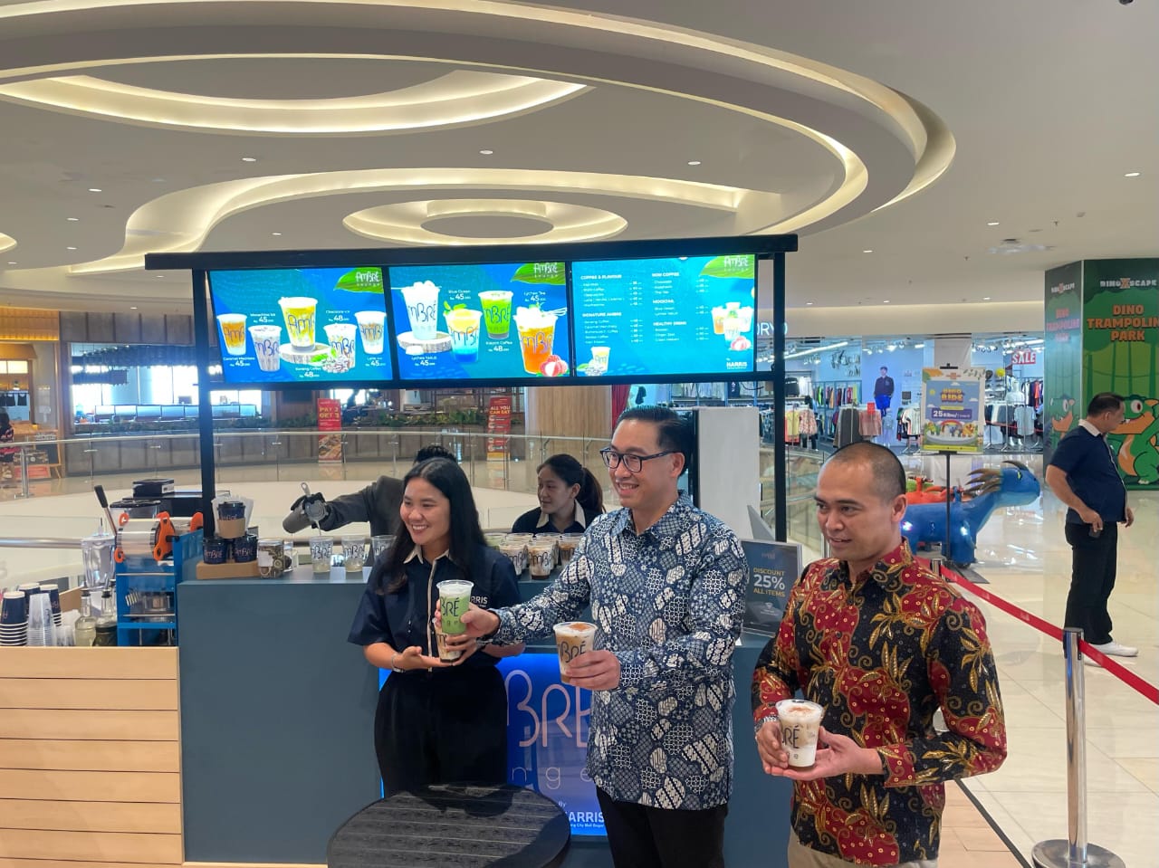 Pembukaan Ambre Lounge, pop-up cafe pertama dari HARRIS Hotel CCM yang hadir di dalam Cibinong City Mall 2 (CCM 2).