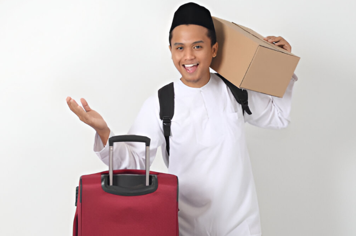 Ilustrasi seseorang sedang mudik pada momen lebaran.