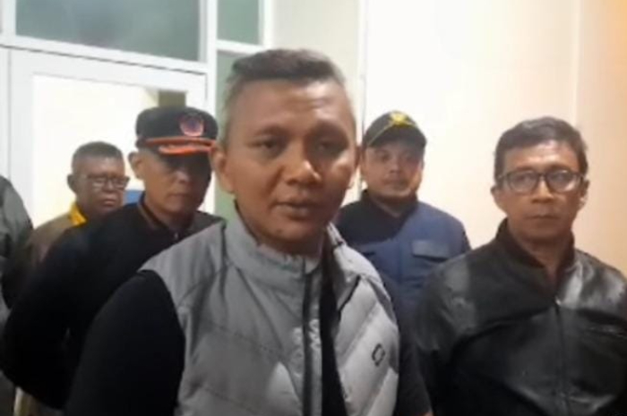 Wakil Wali Kota Bogor Jenal Mutaqin saat menjenguk korban longsor di RSUD Kota Bogor.