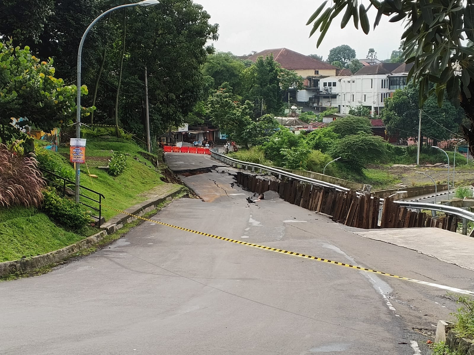 Kondisi terkini Jalan Batutulis Bogor yang ambles.