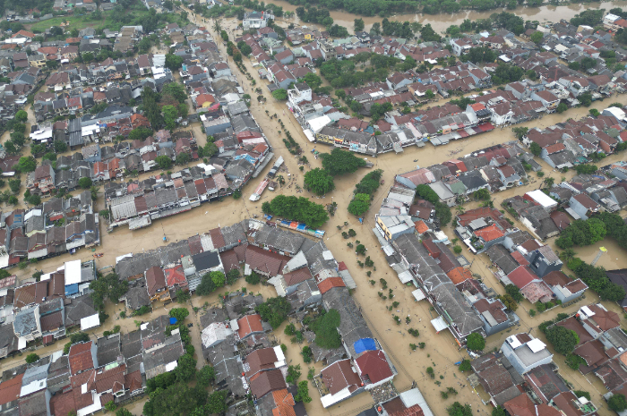 Kondisi banjir di perumahan Villa Nusa Indah Kecamatan Gunung Putri, Kabupaten Bogor.