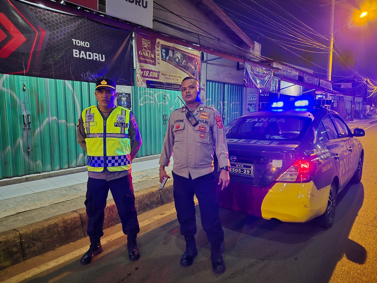Petugas saat patroli di lokasi yang disebut terjadi bentrokan di kawasan Tanah Sareal Kamis (6/3/2025) dini hari.